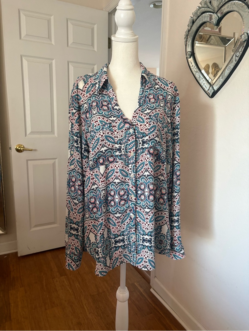 Express Paisley Button-Front Shirt in Teal & Pink